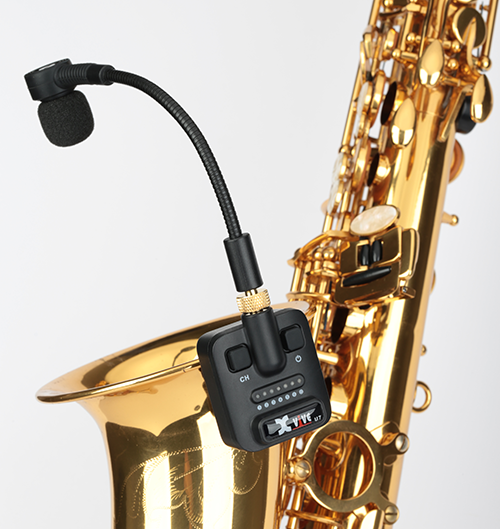 XVIVE U7 wireless mic clipped to a saxophone bell